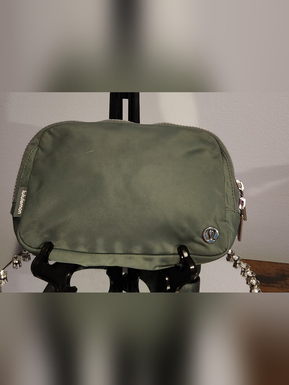 lululemon athletica Olive Green Men/Womens Belt Bag. EUC